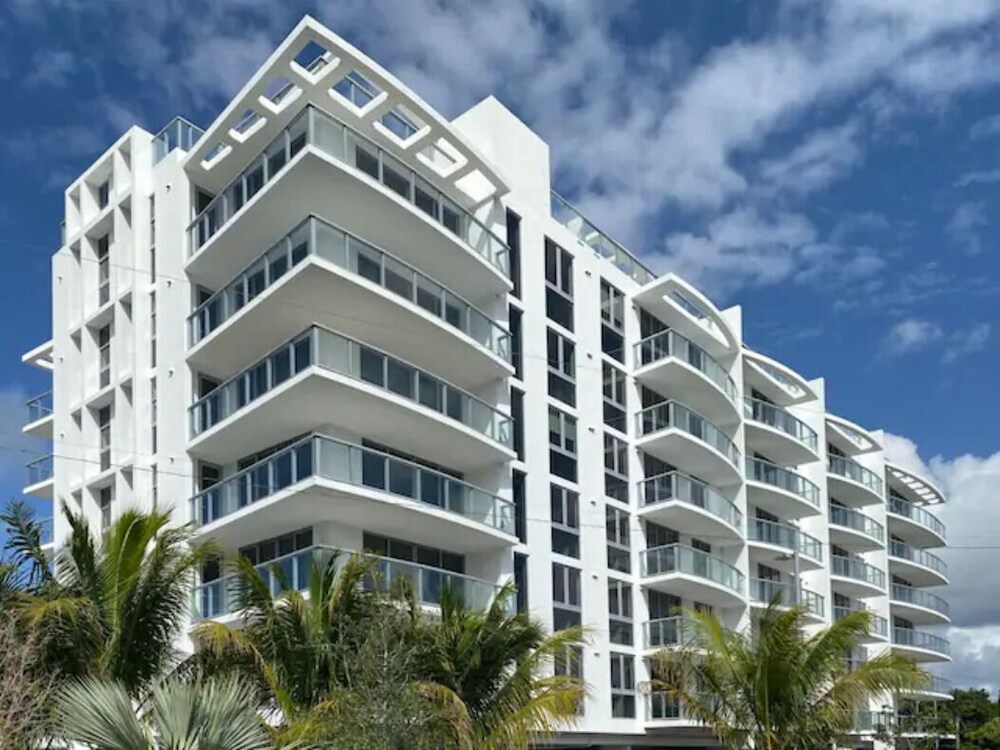 Luxury condo in a new small building in North Miami Beach FL