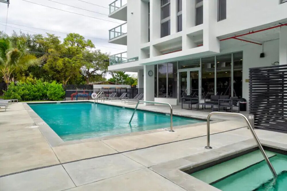 Luxury condo in a new small building in North Miami Beach FL