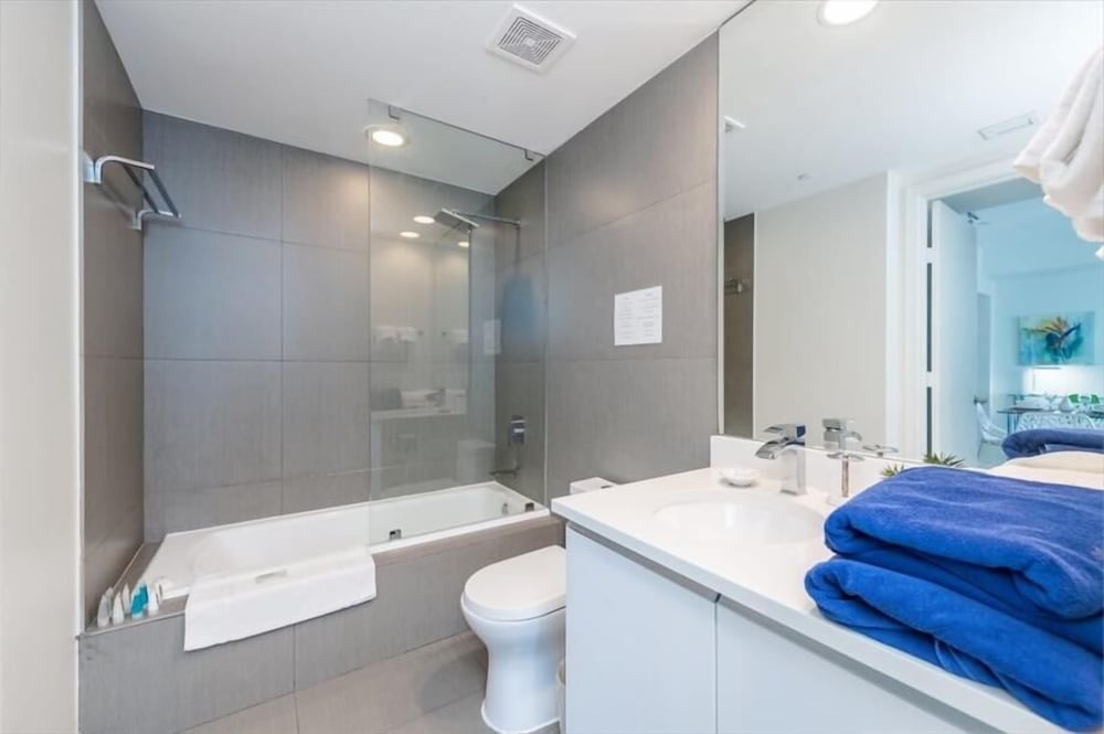 Oceanfront Condo-Hotel | Pool & Hot Tub | Balcony w/ Ocean Views | Beach Access w/ Chairs