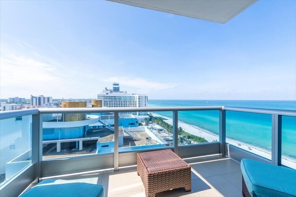 Deluxe Beachfront Condo | Ocean View | Beach Access | Outdoor Pool