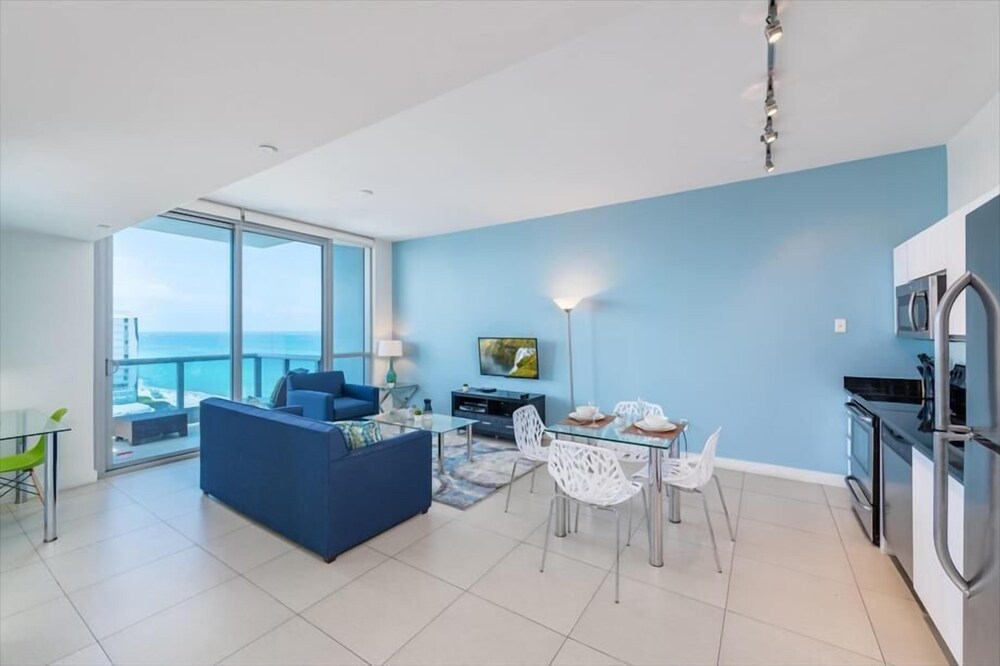 Deluxe Beachfront Condo | Ocean View | Beach Access | Outdoor Pool