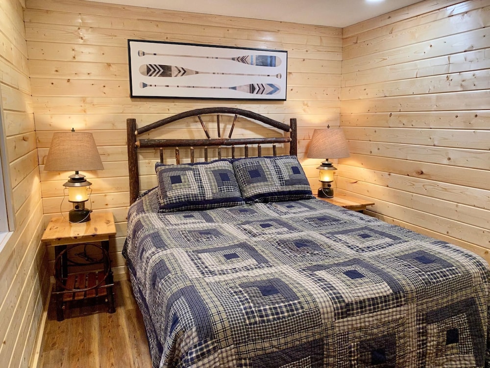 Fabulous stay in fun Manitowish getaway (+Pontoon) Manitowish Waters