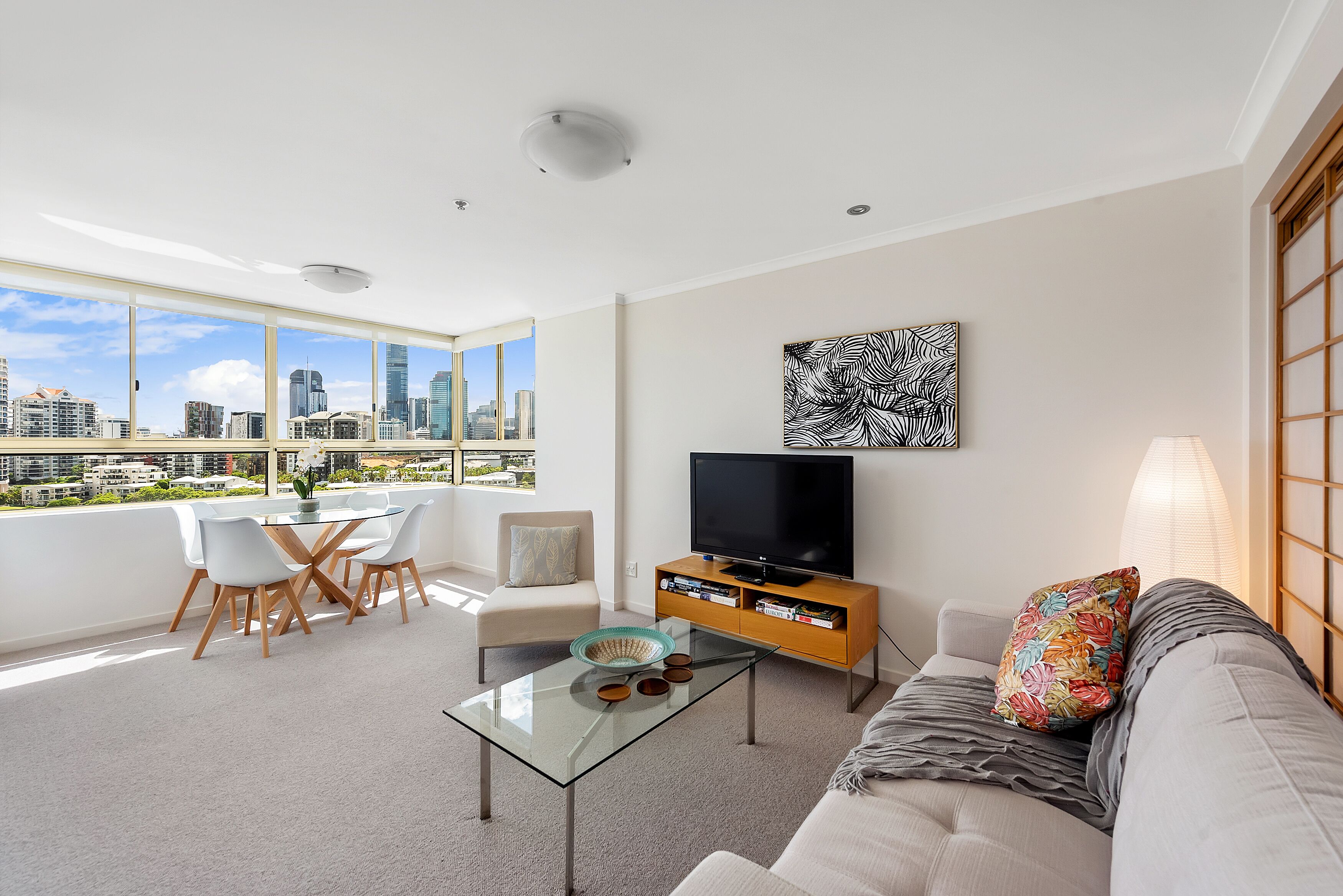 Wow! ~ Skyline City, Water + Story Bridge Views