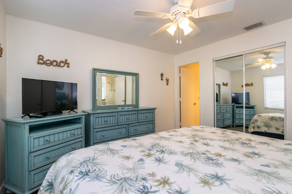 A Getaway Retreat A 2/2 Pet Friendly Bradenton Beach Vrbo