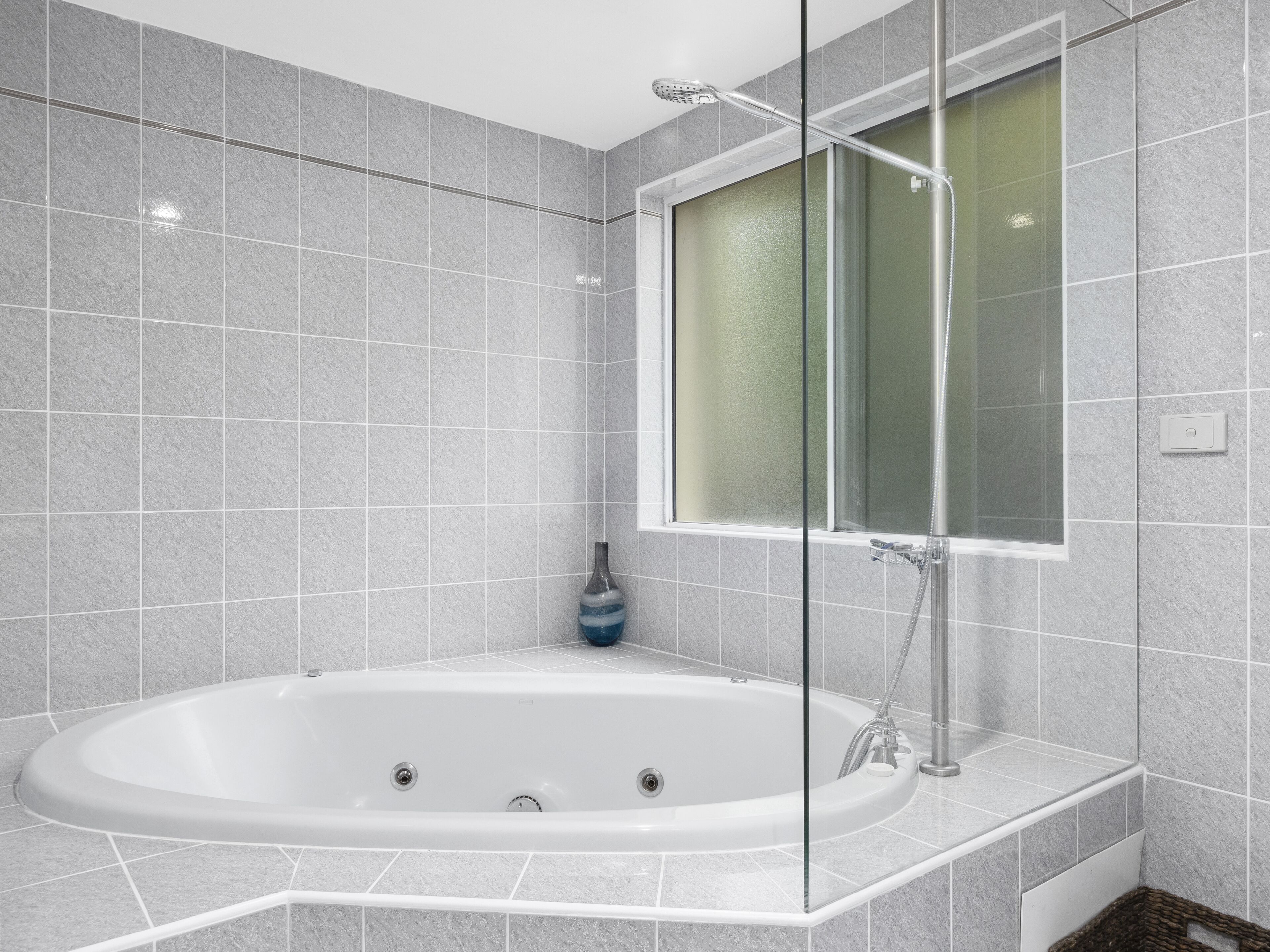 20m Away From Campbells Beach!