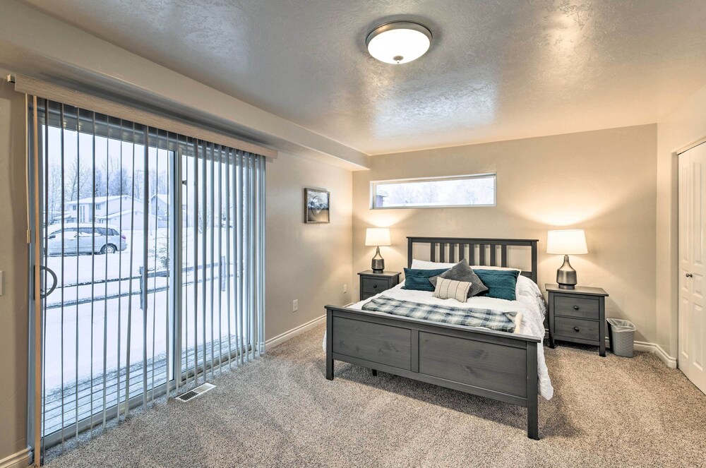 Cozy Anchorage Townhome