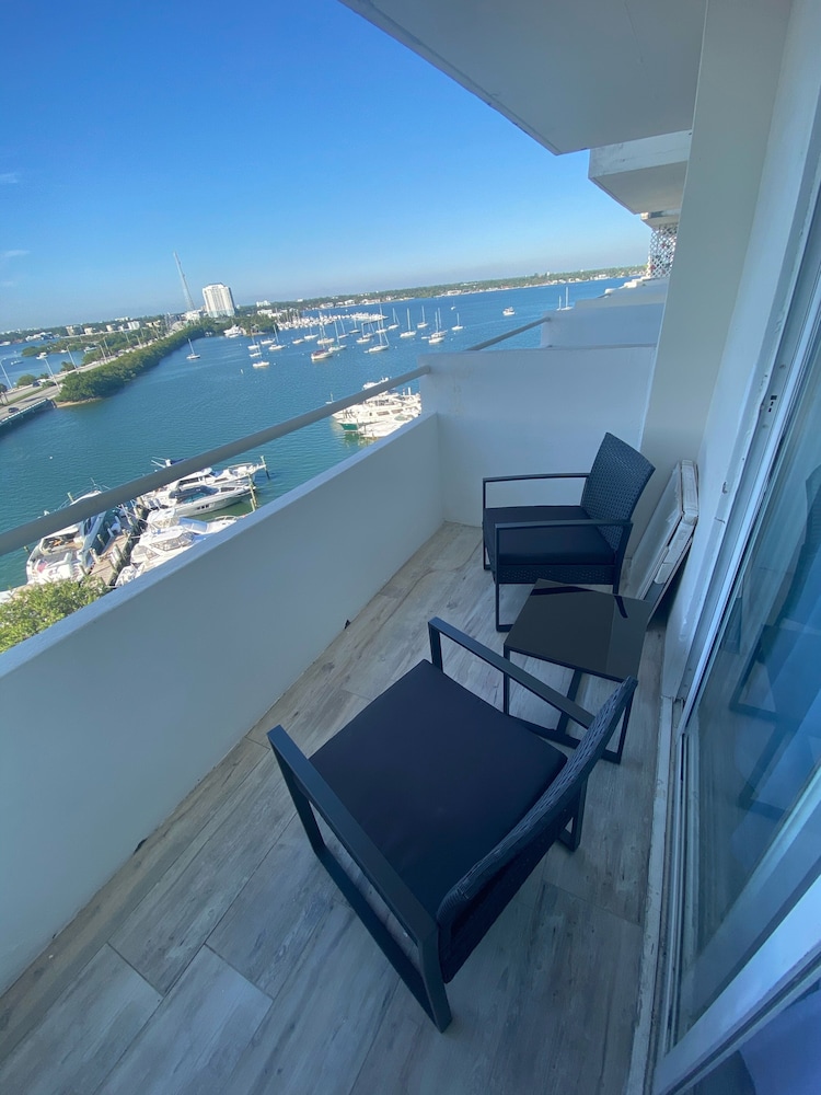 Amazing smart apartment in Miami with free Parking