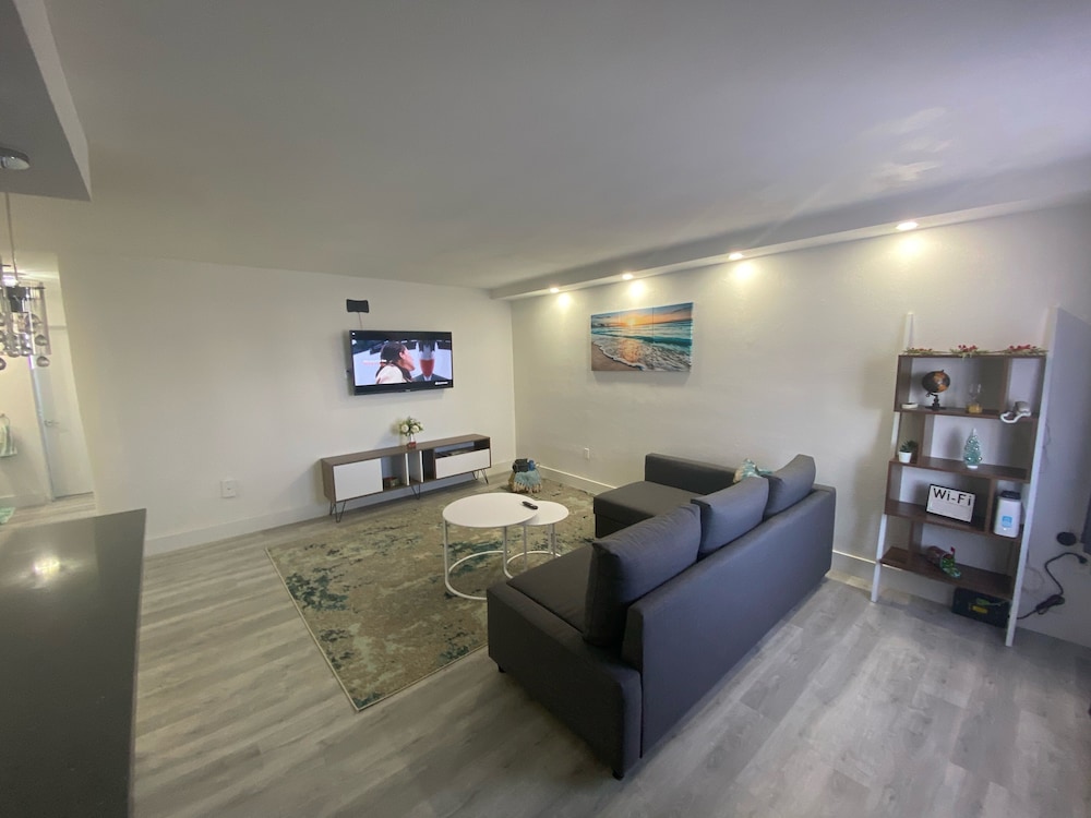 Amazing smart apartment in Miami with free Parking