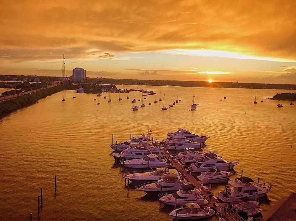 Amazing smart apartment in Miami with free Parking