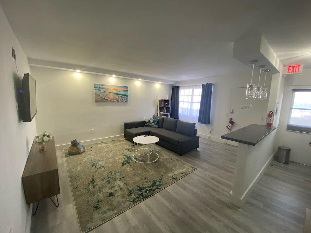 Amazing smart apartment in Miami with free Parking