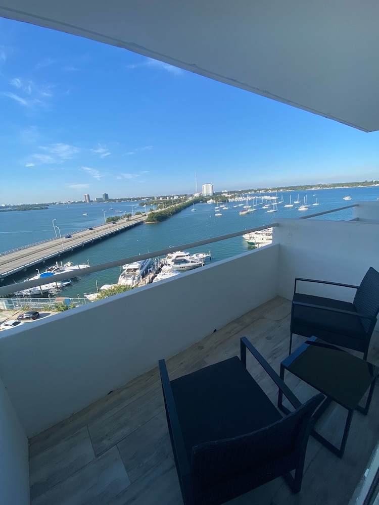 Amazing smart apartment in Miami with free Parking