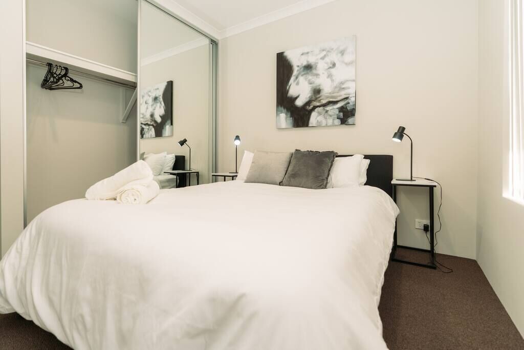 Murdoch Hospital Convenience - Free Netflix & Wifi