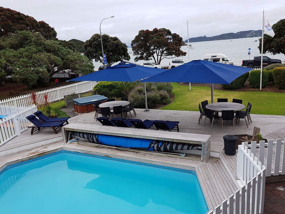 Beachfront Apartment at Busby Manor Resort Paihia, Bay of Islands Deals