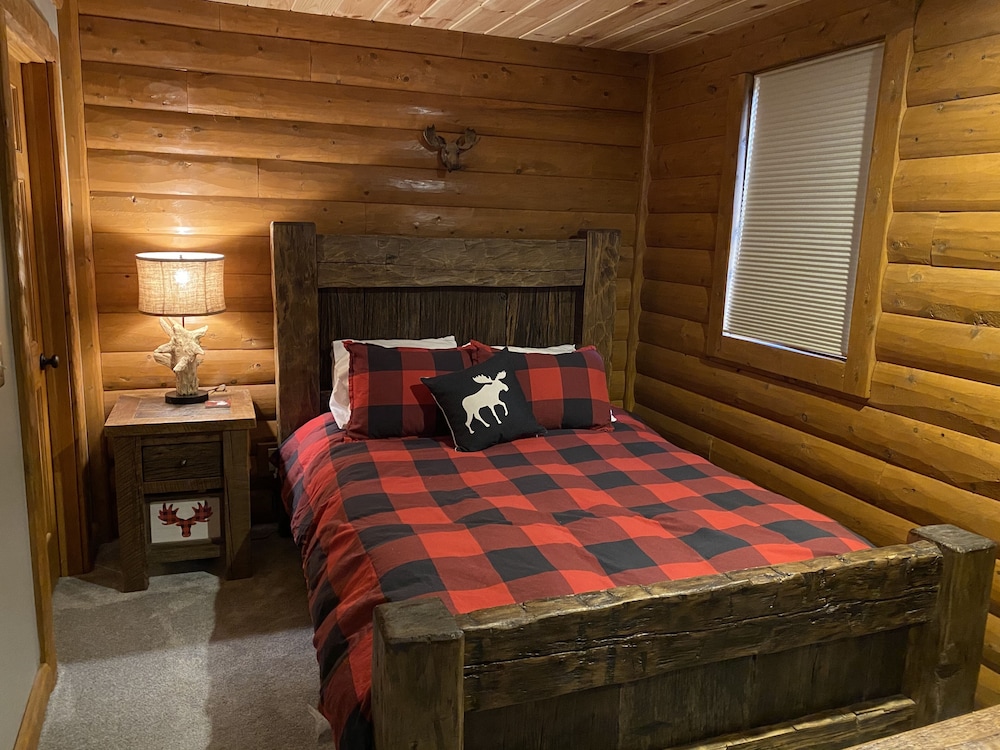 Cozy 4 BDR Log Cabin at Boyne Mountain Charlevoix County Vrbo