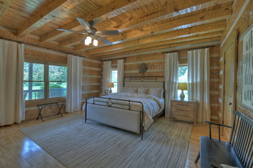 Private Mountain Oasis with Heated Waterfall Pool! Mineral Bluff Vrbo