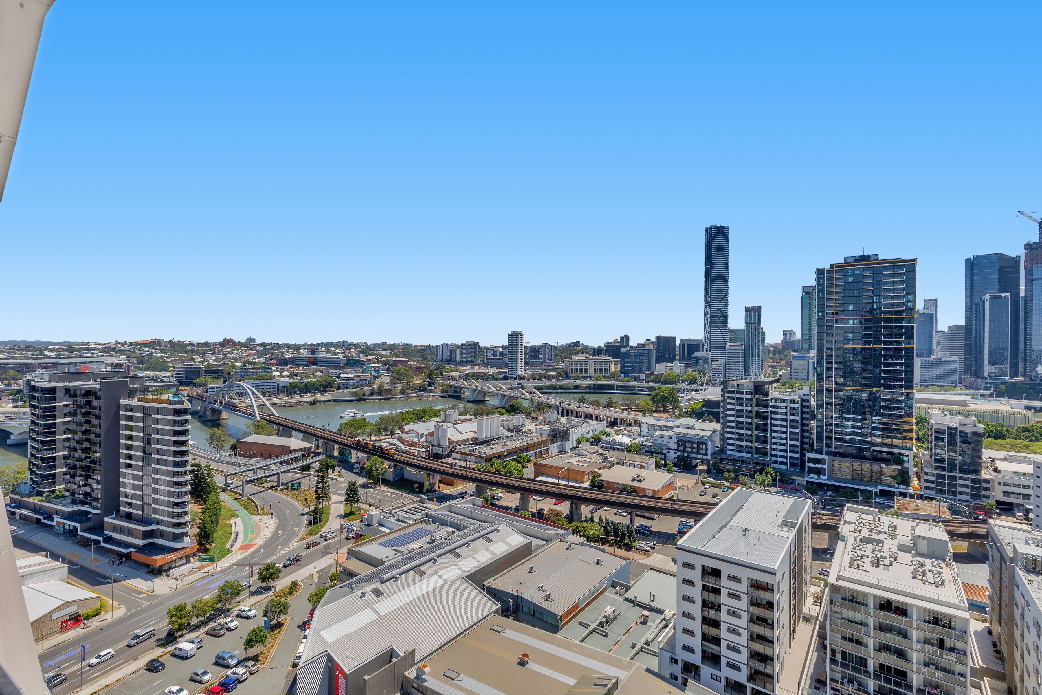 KOZYGURU BRISBANE ONE 1Bed APT Parking