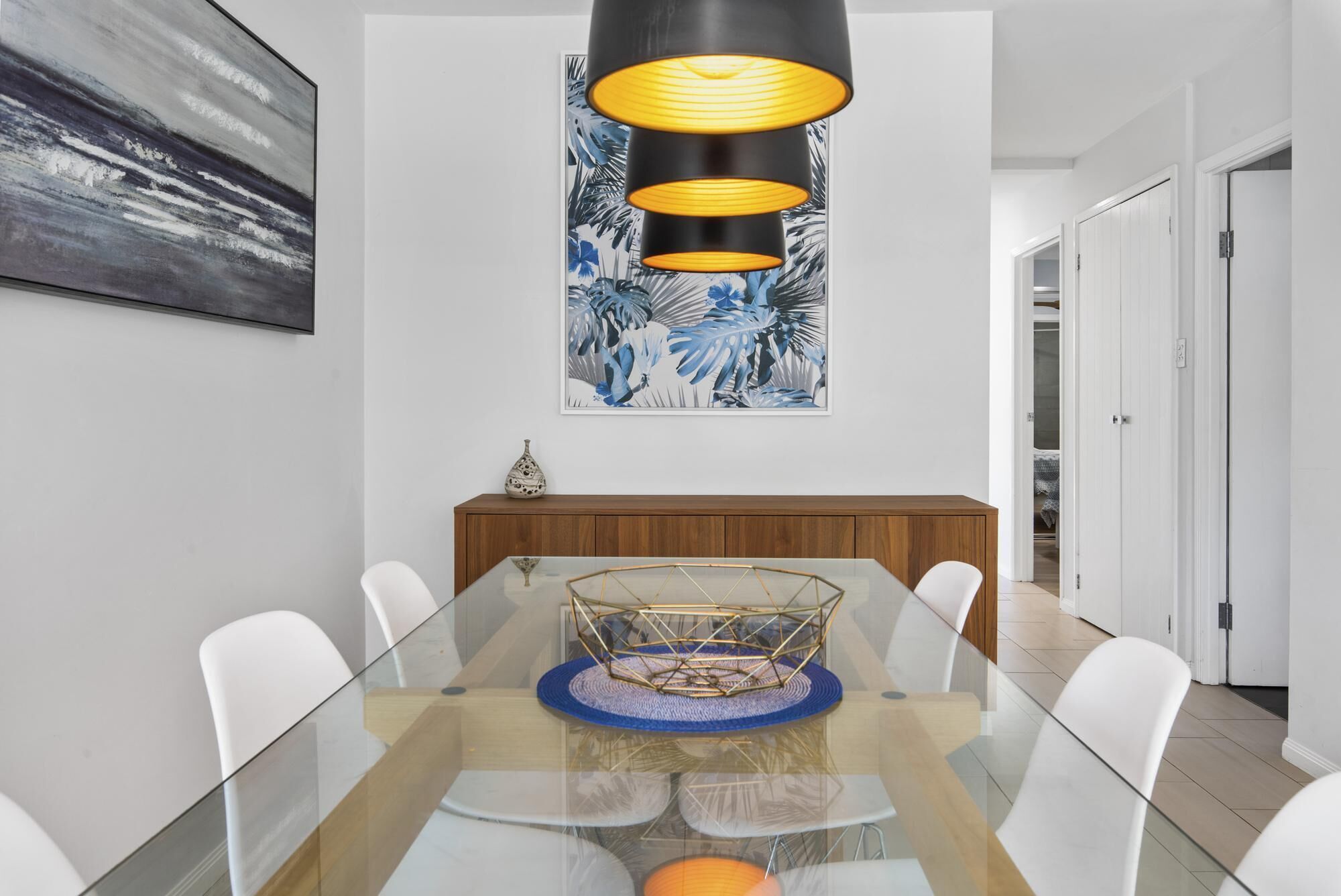 Gorgeous Sun-soaked Family Getaway With Pool