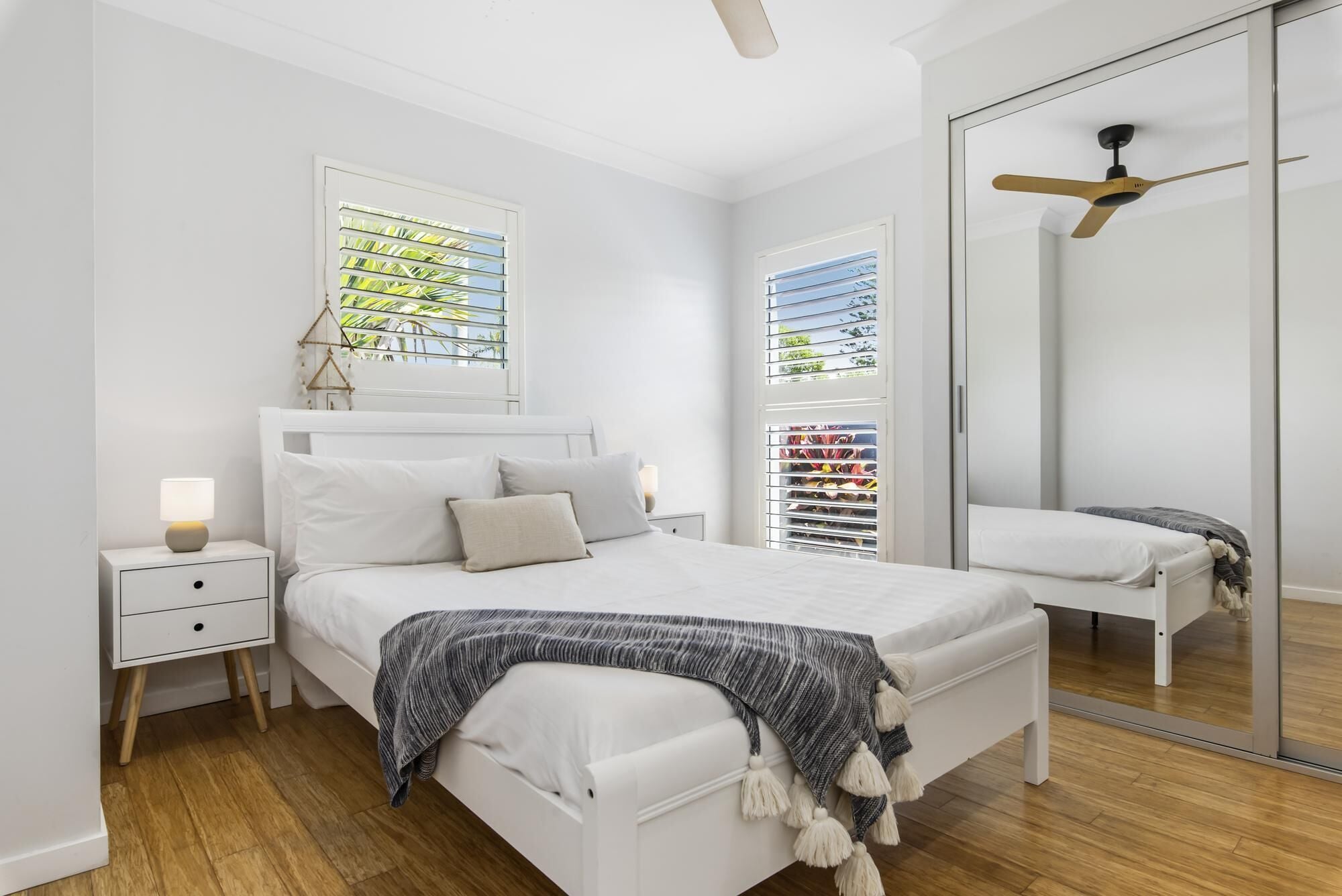 Gorgeous Sun-soaked Family Getaway With Pool