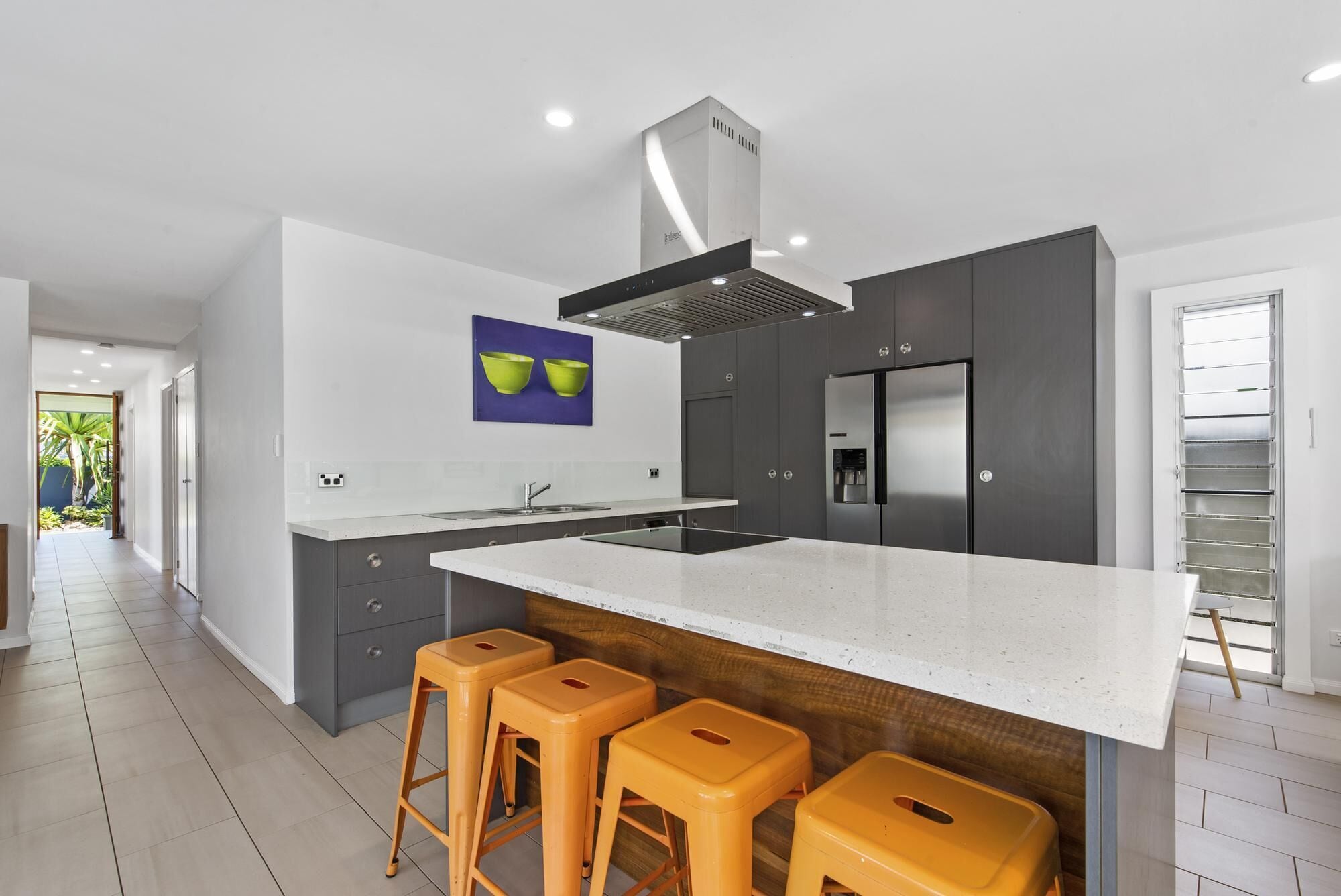 Gorgeous Sun-soaked Family Getaway With Pool