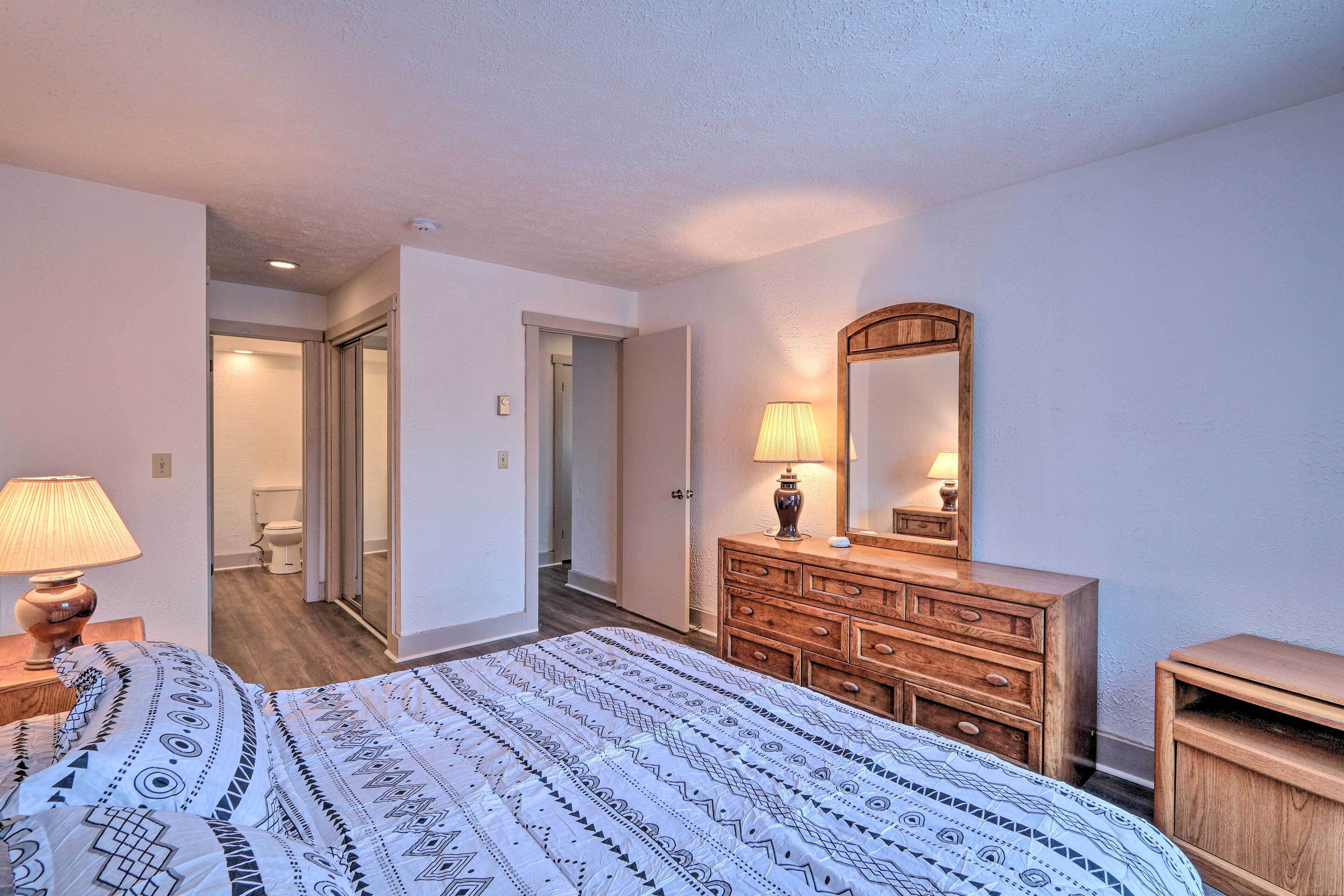 New! Jack Frost Ski Resort Townhome w/ Fireplace! in White Haven, United States
