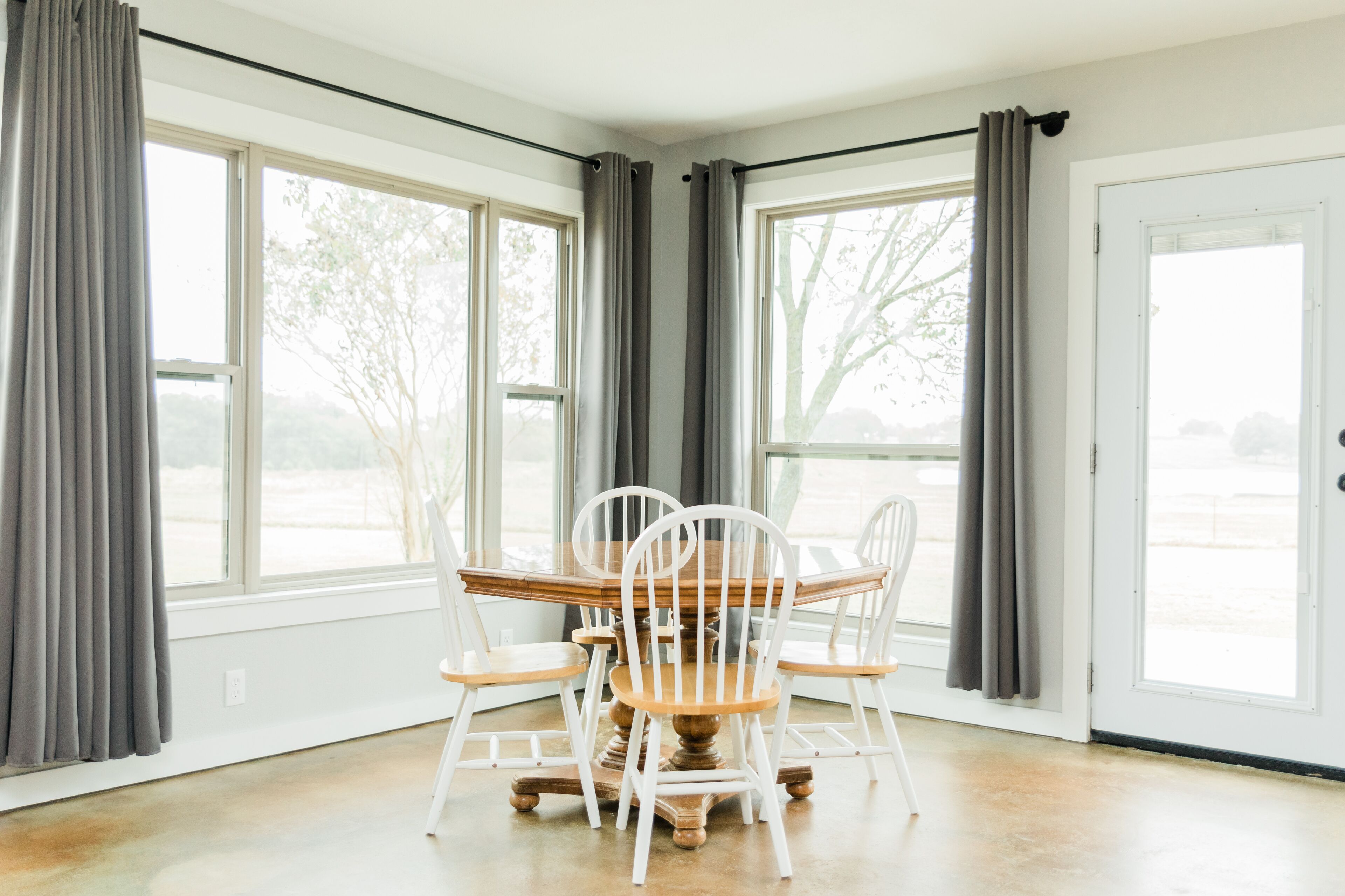 Cottage By The Lake; 40 acre farm with beautiful view of our 15 acre lake. in Ardmore, United States