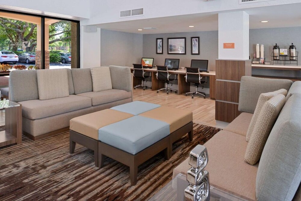 Amazing Property! Four Spacious Units, Pool, Breakfast, Shuttle to Parks