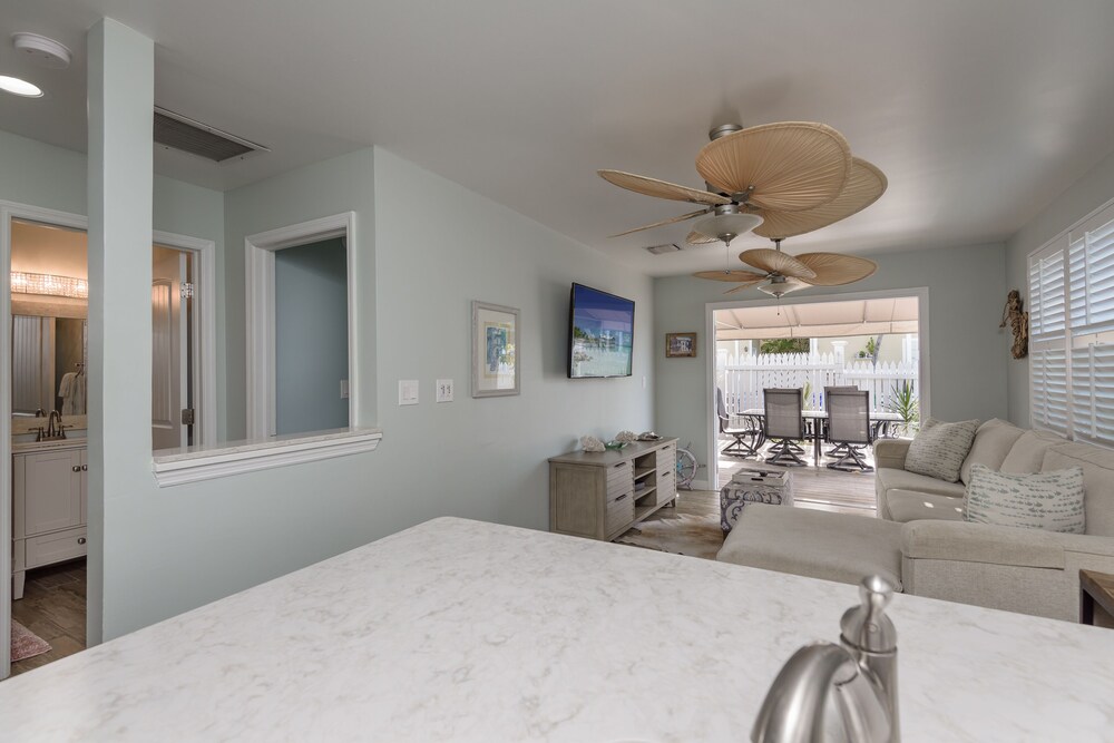 Craig & Cindy Key West Truman Annex Shipyard Condo w/ a patio at Mile