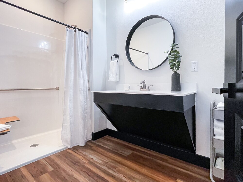 Highland Retreat Private Indoor Pool and Spa, DogFriendly Deals