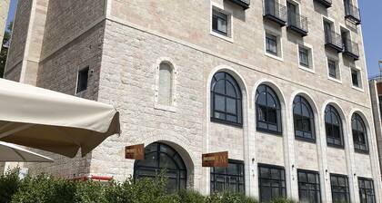 Brown JLM Mamilla