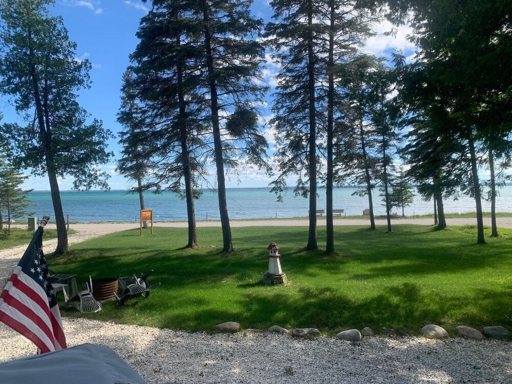 Lake Life at its best! Enjoy this Cabin on Bois Blanc Island. in Pointe