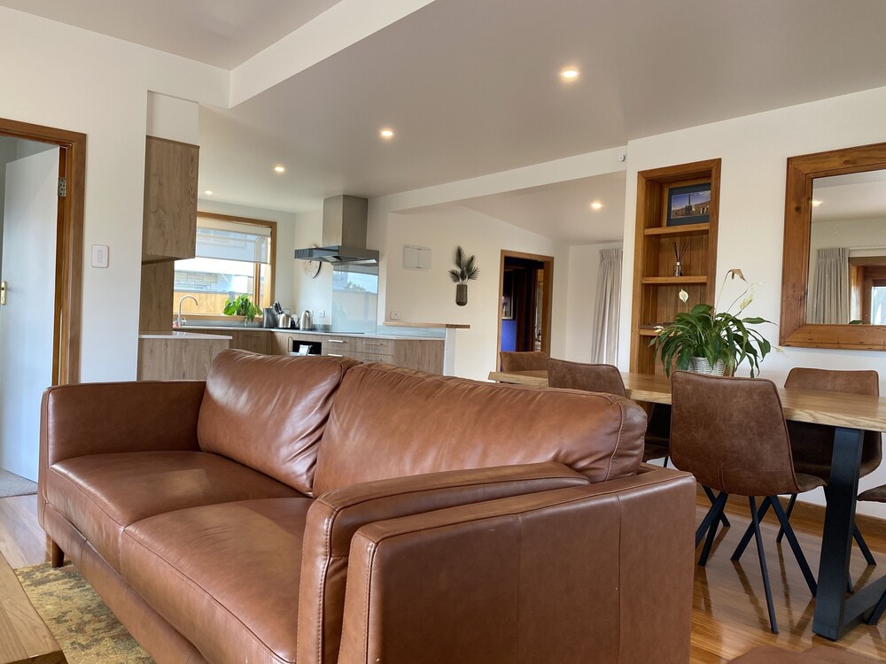 RelaxWainui Beach Stay Deals & Reviews (Gisborne, NZL) Wotif