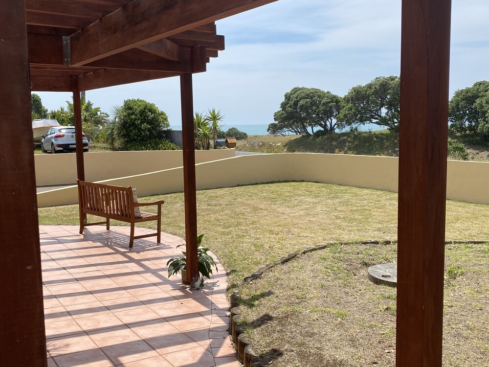 RelaxWainui Beach Stay Deals & Reviews (Gisborne, NZL) Wotif