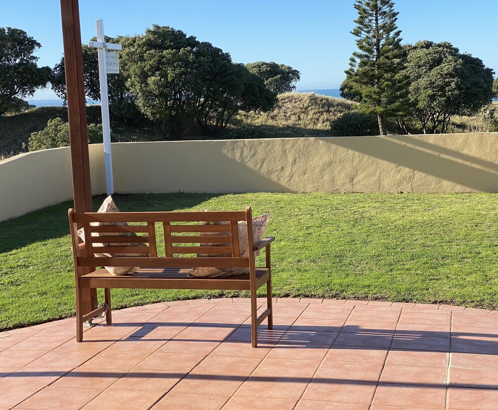 RelaxWainui Beach Stay Deals & Reviews (Gisborne, NZL) Wotif