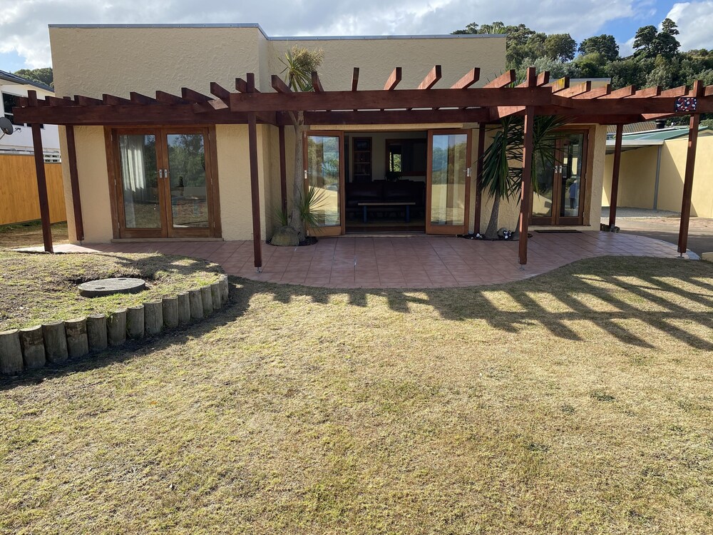 RelaxWainui Beach Stay Deals & Reviews (Gisborne, NZL) Wotif