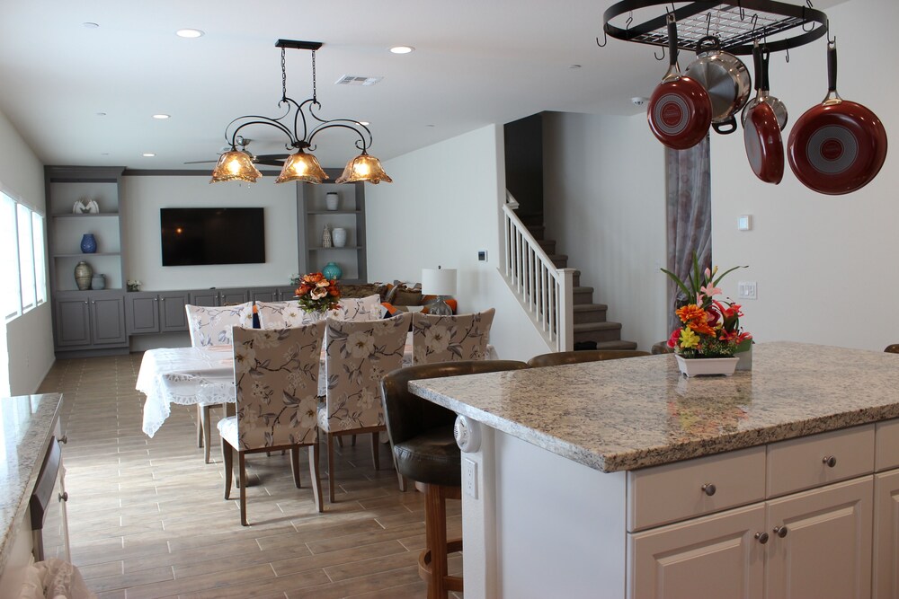 Ontario Airport*vacation rentals /Cozy APT2/说中文