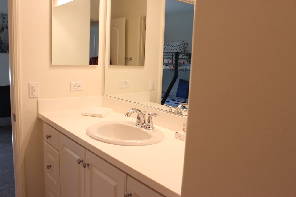 Ontario Airport*vacation rentals /Cozy APT2/说中文