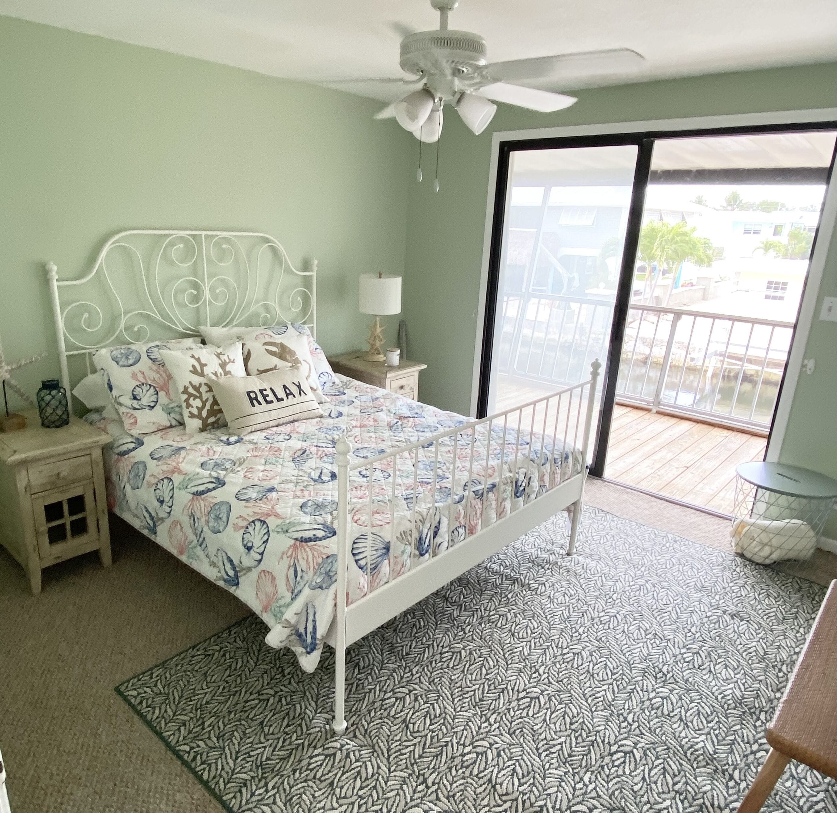3 Bedroom 2 Bathroom, Sleeps 14, Open water access canal, RV and Trailer Parking in Big Pine Key, United States