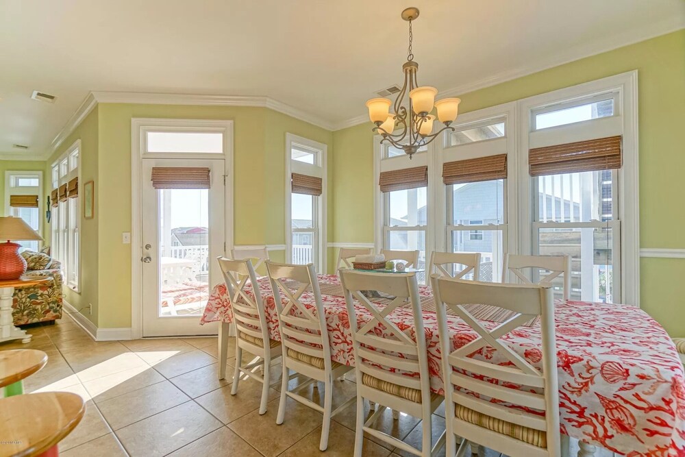 Beautifully decorated large home w/ elevator, HOA pool and close beach access.