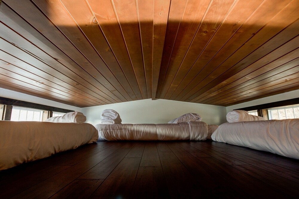 Whiskey Rock; rural destination in Barnardsville!