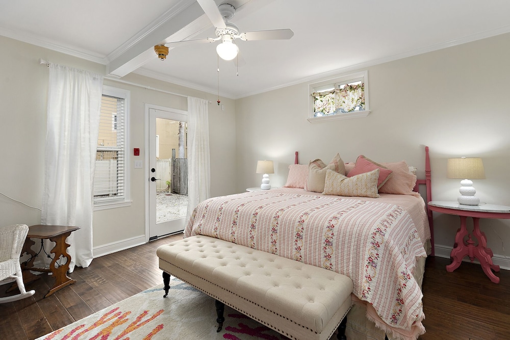 The Pink House Unit A: A Cozy Retreat Steps from the Beach