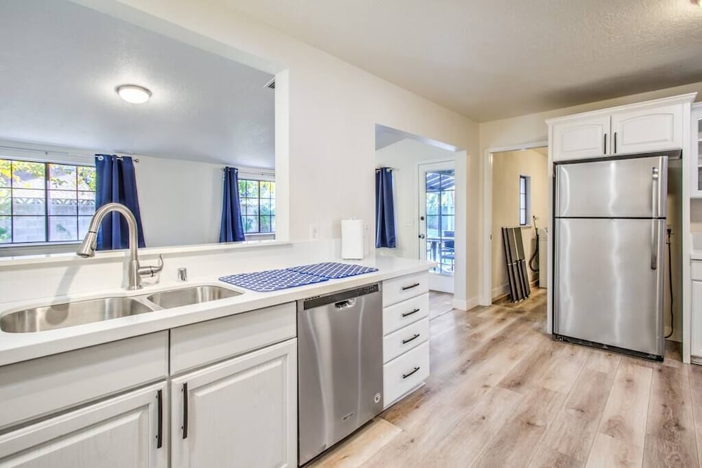 Recently Remodeled 2-Story Home in Quiet Cul-De-Sac!