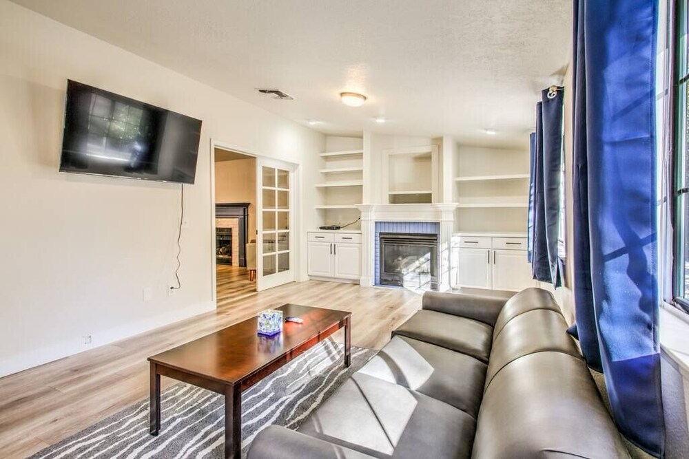 Recently Remodeled 2-Story Home in Quiet Cul-De-Sac!