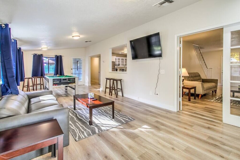 Recently Remodeled 2-Story Home in Quiet Cul-De-Sac!