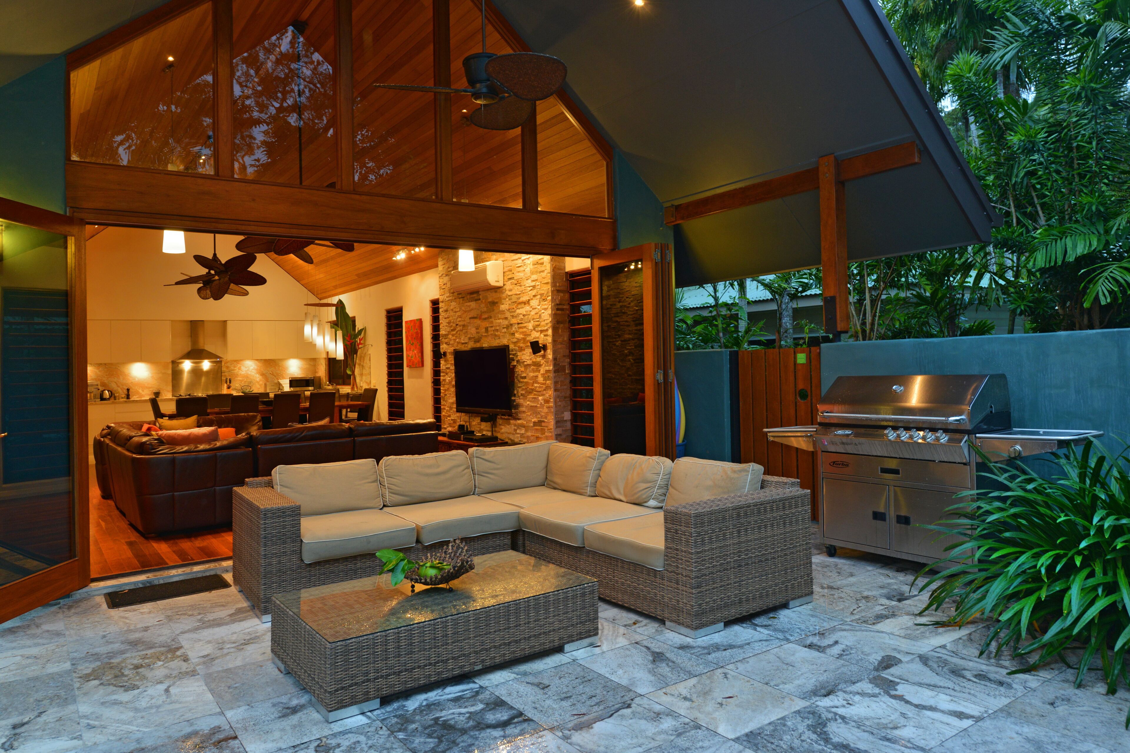 Luxury Tropical Retreat - Sea Pavilion Port Douglas