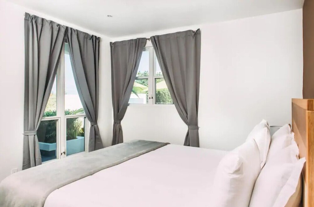 51BR Shalimar Vacation Luxurious Corner Apartment St. Kitts Frigate