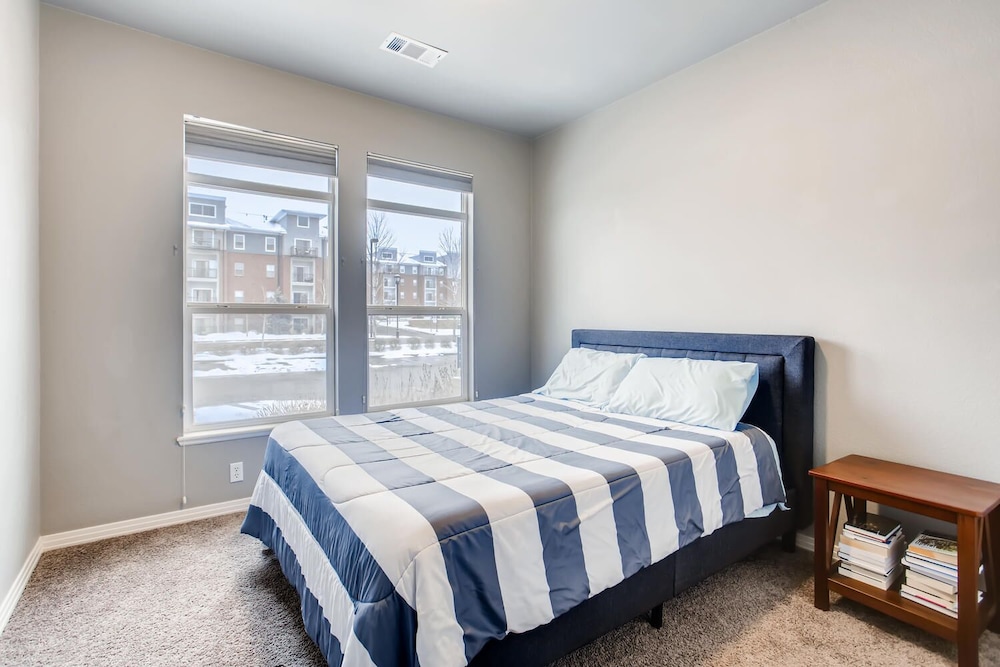 Entire 2 Bed 2 Bath Lone Tree Condo Lone Tree Vrbo