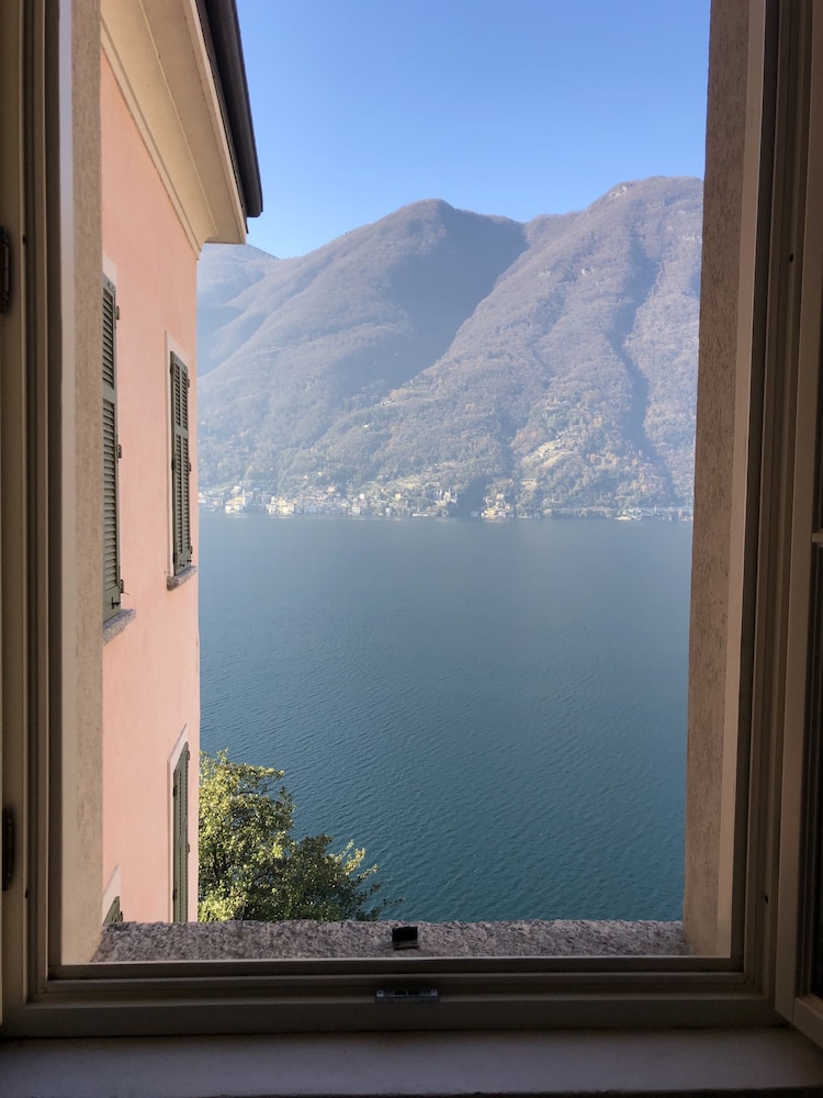 Villa Giudici Luxury app on the Lake