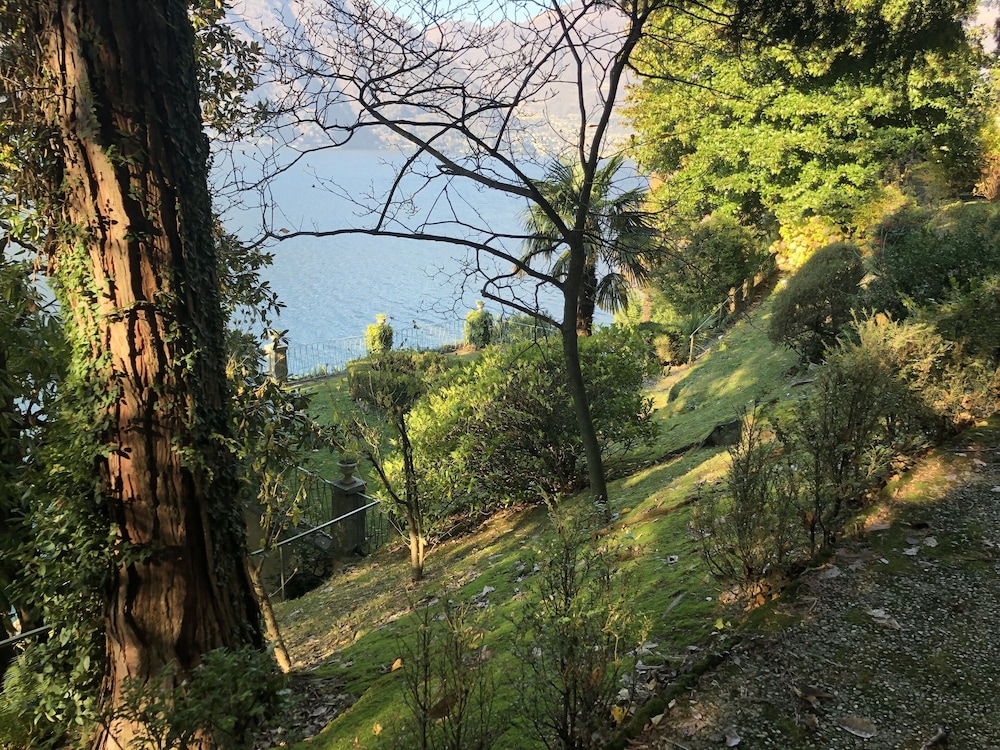 Villa Giudici Luxury app on the Lake