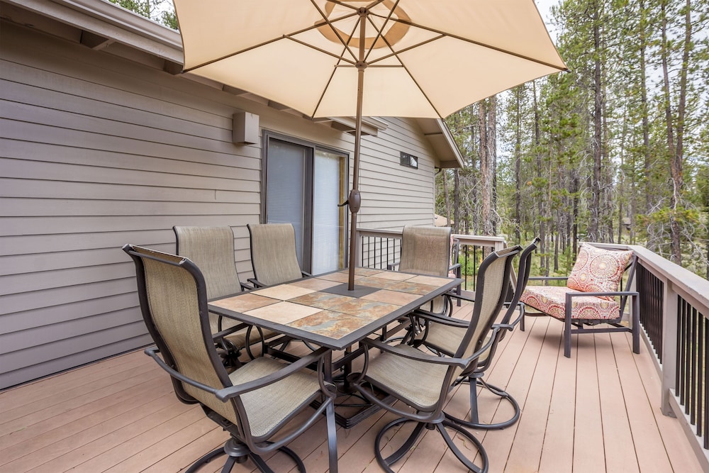 Free SHARC Passes for 2022, Updated, AC, Foosball, Private Hot Tub  - WITC03