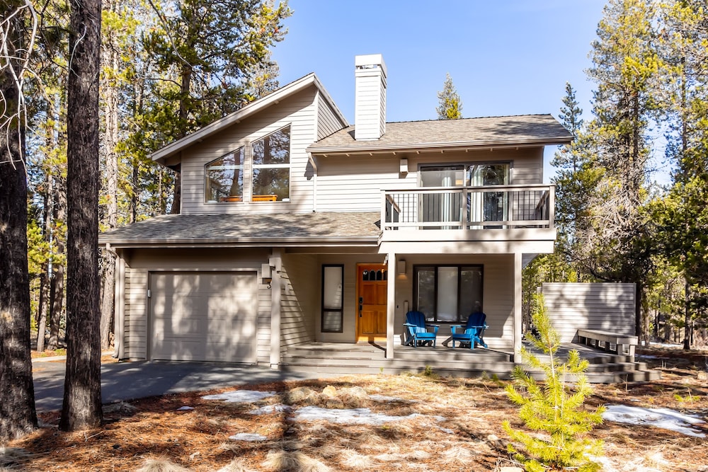 Free SHARC Passes for 2022, Updated, AC, Foosball, Private Hot Tub  - WITC03